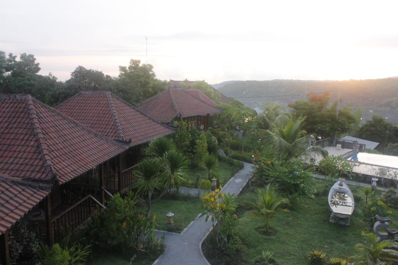 Отель Dmas Huts Lembongan Экстерьер фото