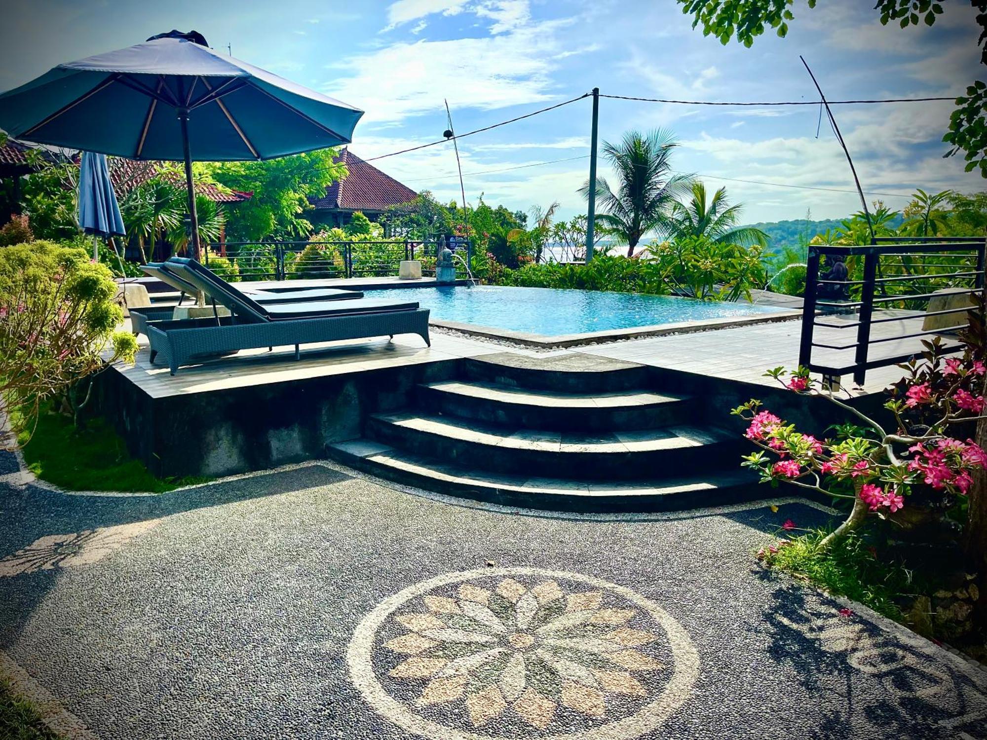 Отель Dmas Huts Lembongan Экстерьер фото