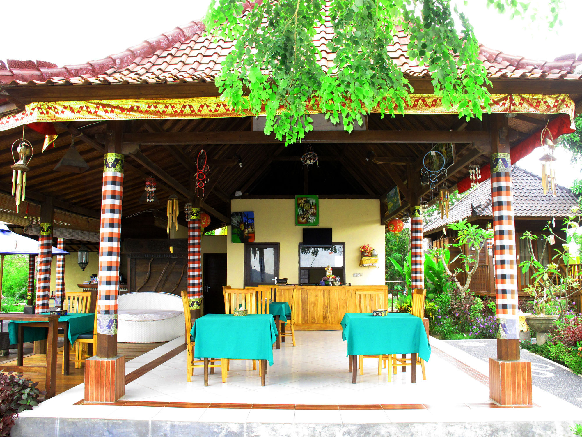 Отель Dmas Huts Lembongan Экстерьер фото