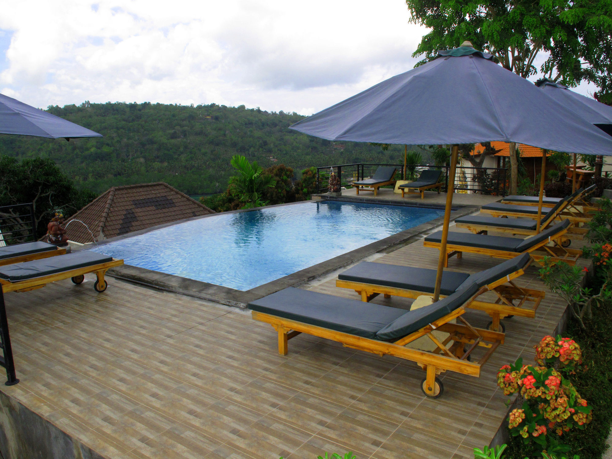 Отель Dmas Huts Lembongan Экстерьер фото